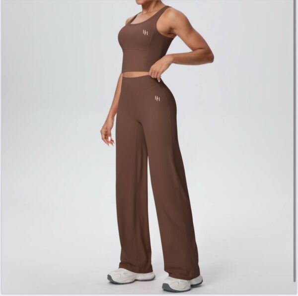 Crop Top y Pantalón de Pierna Ancha Conjunto